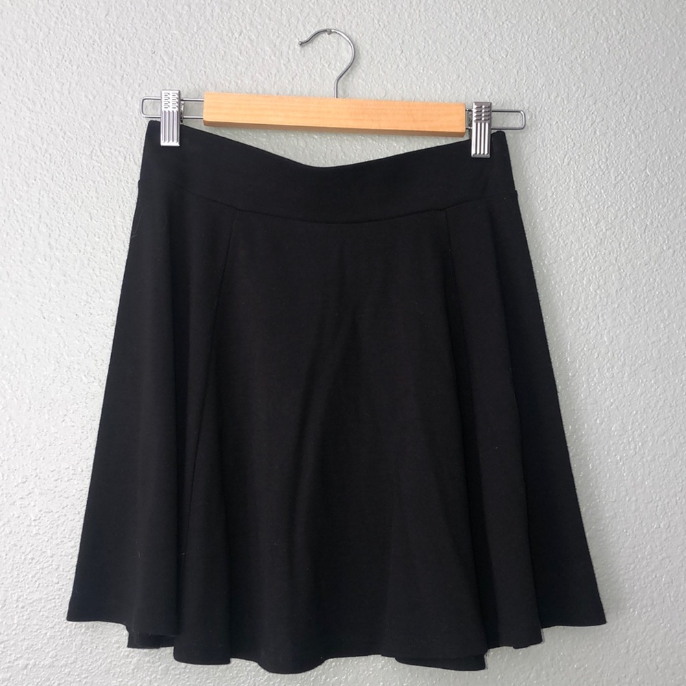 Black skater skirt